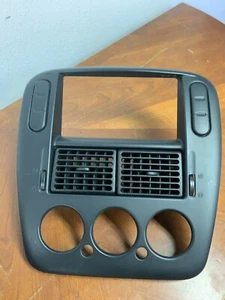 2002 2003 Ford Explorer Factory Oem Radio Center Dash Panel Trim Bezel  - Bild 1 von 3