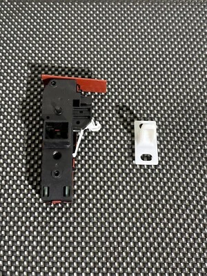GE WASHER DOOR LATCH LOCK WH10X20821 - Image 1 of 3