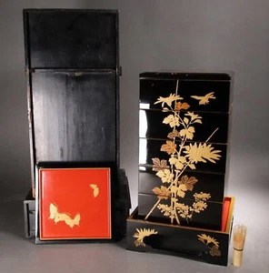 Vintage Japanese Lacquer 5 Tiered Lunch boxes Ceremonial Bento Golden Flowers - Picture 1 of 24