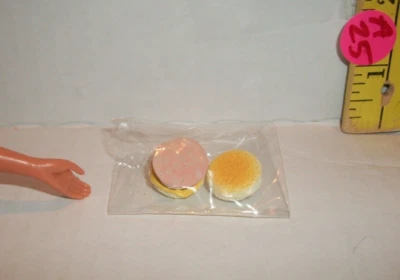 FASHION DOLL RE-MENT MINIATURE EGG McMUFFIN FOOD ACCESSORY 1/6 LITTLES RETIRED - Image 1 of 2