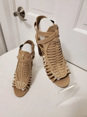 EC American Eagle Beige Strappy Buckle Close Peep Toe Heels Size 9 Wide - Image 1 of 4