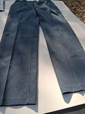 Pantalón de vestir para mujer Levi Strauss & Co. gris a rayas talla 18 Foto 1 de 4