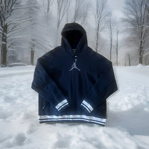 AIR JORDAN VARSITY RAYAS LOGOTIPO GRANDE SUÉTER SUDADERA CON CAPUCHA NEGRO/BLANCO PARA HOMBRE TALLA XXL - Imagen 1 de 9