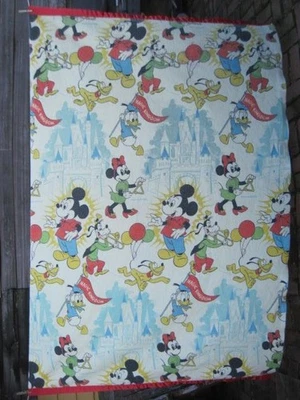 ** Manta Disney Magic Kingdom Mickey & Friends tamaño doble años 70 Foto 1 de 4