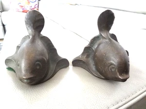 ANTIKE BUCHSTÜTZEN GUSSEISEN BRONZE MARITIM NAUTISCH MEER GOLD KOI FISCH KUNST - Bild 1 von 9