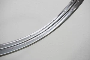MICHELIN CHROME STEEL VINTAGE ROAD BICYCLE RIMS - 26 X 1 1/4" - 32/40H - 1950s - Picture 1 of 3