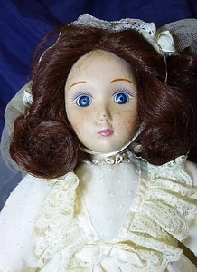 "Muñeca ""Charlotte Of the Ol' South"" Danbury como nueva novias de América con certificado" - Imagen 1 de 10