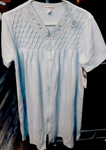 Bata Miss Elaine bordada hasta la rodilla con cremallera azul talla pequeña nueva con etiquetas - Imagen 1 de 9