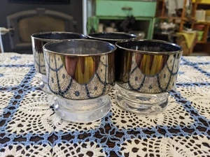 Juego de 4 copas de cóctel retro plateadas con borde espejado, 3", bola baja - Imagen 1 de 6