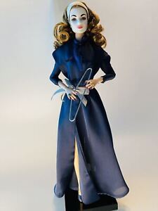 MOMMIE DEAREST JOAN CRAWFORD “NO WIRE HANGERS” OUTFIT & DOLL INTEGRITY TOYS USED