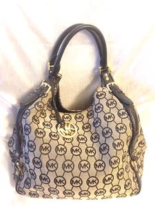 Bolso de hombro Michael Kors Bedford con monograma de lona negro con logotipo con cinturón - Imagen 1 de 10