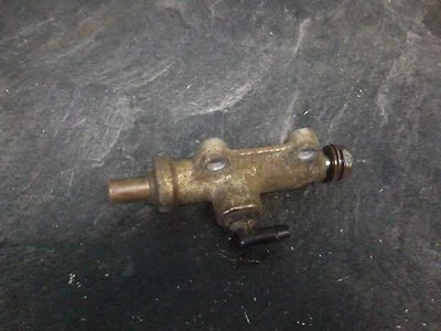 Cilindro maestro de freno trasero Polaris 99-09 # 1910311 Magnum Xpedition 325 Foto 1 de 3