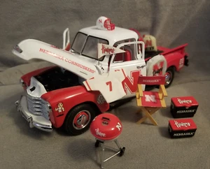Danbury Mint 1953 Chevrolet NCAA Nebraska Cornhuskers Tailgate Pickup Truck 1/24 - Picture 1 of 15