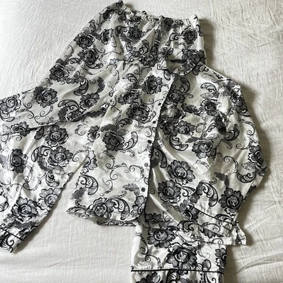 Black & white floral pajama set • Brand: Sleep Expression • Excellent condition - Image 1 of 4