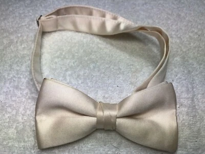 MENS ADJUSTABLE BOW TIE SOLID IVORY   - Image 1 of 3