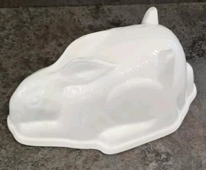 Vintage White Ceramic China Jelly Mold Rabbit Shape Victorian Style 500ml - Picture 1 of 9