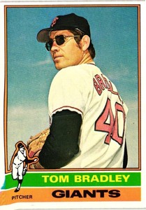 TOM BRADLEY 1976 Topps #644  FREE SHIP 50% OFF SALE  B1003R1S6P13