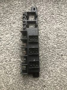 Audi Relay Distribution Panel Rail 8L0941822A - Picture 1 of 8