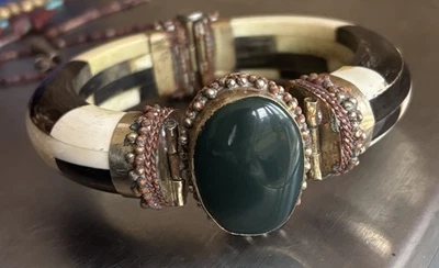 INCREÍBLE PULSERA CON BISAGRAS VINTAGE con Piedra Real Grande Hecha en India Foto 1 de 4