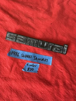 1986 Suzuki Samurai Front Fender Emblem Badge  (820) - Image 1 of 4