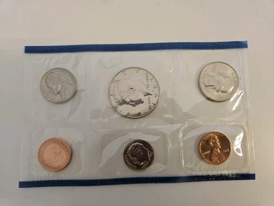 1987 Uncirculated Coin Set U.S Mint Original Government Packaging - Image 1 of 2