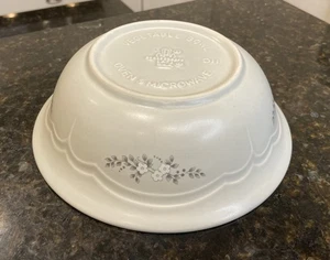 PFALTZGRAFF HEIRLOOM Gray White Flowers #011 Round 8.75” Vegetable Serving Bowl - Picture 1 of 5