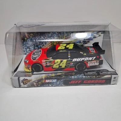 2010 Winners Circle 1:43 Nascar Jeff Gordon #24 Dupont Race Car - Image 1 of 4