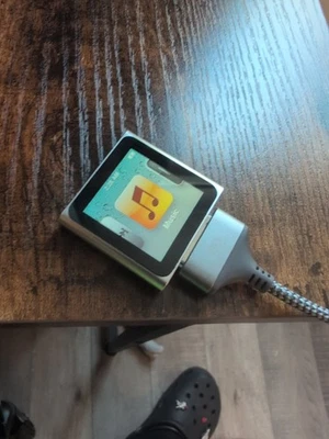 Apple iPod nano 6th Generation 8GB - Silver (MC525LL/A) A6 - Image 1 of 4