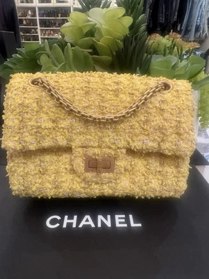 Mini bolso Chanel 2.55 en hermoso tweed amarillo con GHW. 100% auténtico Foto 1 de 4