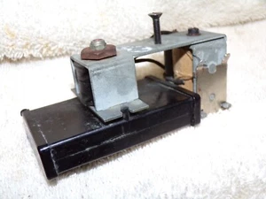 Vintage Lionel GG1 Electric Locomotive squawk box horn assembly for 2332 - Picture 1 of 4