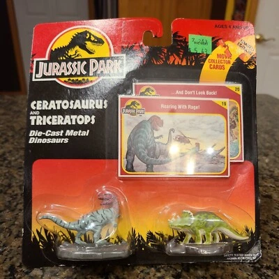Винтажный Парк Юрского периода 1993 Цератозавр и Трицератопс Литые Металлические Динозавры - Изображение 1 из 4