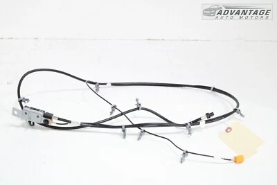 AMPLIFICADOR ANTENA RADIO TRASERA DERECHA CHEVROLET SUBURBAN 2015-2020 CON CABLE OEM Foto 1 de 4