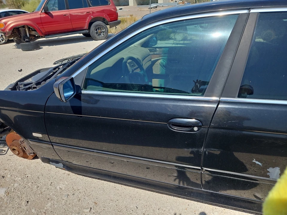 Cubierta de carcasa de puerta delantera izquierda negra BMW 530i sedán E39 97-03 41518216817 Foto 1 de 4