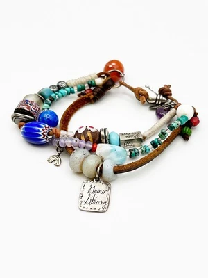 Brazalete Jes MaHarry Western Skies de plata de ley y oro de 14 quilates con dije Foto 1 de 4