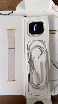 Apple Watch Series 9 45mm Alu, mit Textilarmband , (GPS + Cellular) (MRMD3QF/A) - Bild 1 von 3