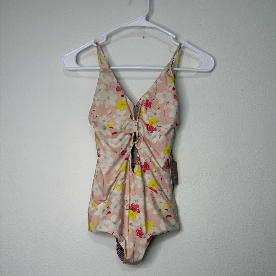 Traje de baño de una pieza Acacia Kokomo Cherry Foto 1 de 1