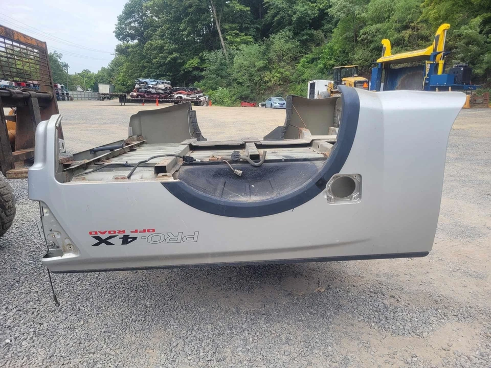 Nissan Titan 2008-2012 camioneta pickup cabina king caja Pro-4x marcas menores de óxido Foto 1 de 4