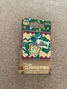 Disney Pin Happy Holiday Resort Pin 2024 Ltd Edition Fort Wilderness 2000 - Picture 1 of 6