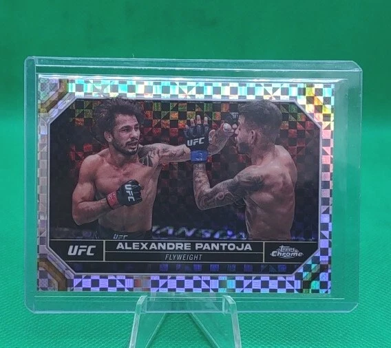 2024 Topps Chrome UFC X-Fractor Refractor Alexandre Pantoja