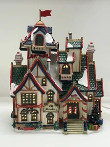 Lemax Holiday & Seasons "Elf Dormitory" 2000 Retired Illuminated Top! - Bild 1 von 24