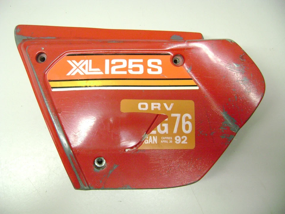 PANEL CUBIERTA LATERAL IZQUIERDA HONDA XL125S USADO 25X2 Foto 1 de 2