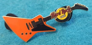 GUITARRA EXPLORADORA HORIZONTAL NARANJA GOTEMBURGO SUECIA 2005 Hard Rock Café PIN - Imagen 1 de 1