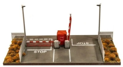 Wills SSM323 Modern 2 Lane Security Gate with Hut 00 Gauge Plastic Kit - T48 - Image 1 of 4