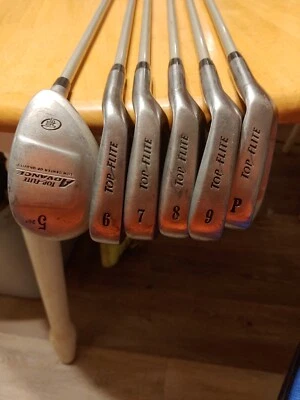 Juego de palos de golf Top Flight Advance para mujer. 5-9,P, ejes de grafito de precisión. Foto 1 de 4
