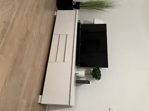 Weiße TV-Bank in Lack-Look 100€ verhandelbar für Selbstabholer!!!:) AB-Damm - Bild 1 von 4