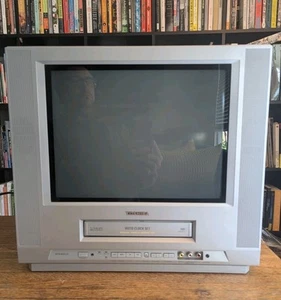 Toshiba MV14FL4 TV VCR Combo Flat Screen 14" VHS Recorder Retro Gaming AWESOME! - Picture 1 of 15