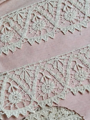 Borde de algodón de encaje vintage con flores de 1,5" de ancho x 30+ yardas sin usar  Foto 1 de 4
