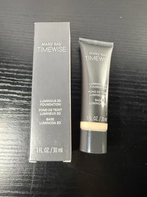 Mary Kay Timewise Luminous 3D Foundation Ivory W 130 100014 Normal to Dry - Image 1 of 3