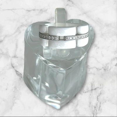 Anillo pavé de ultra diamantes abovedados Chanel, talla EU 55, venta al por menor $4990 Foto 1 de 4