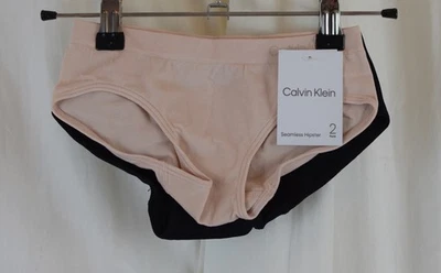 Pack de 2 Ropa Interior Hipster Moderna Pequeña Calvin Klein para Niñas Beige/Negro Talla Pequeña Foto 1 de 3
